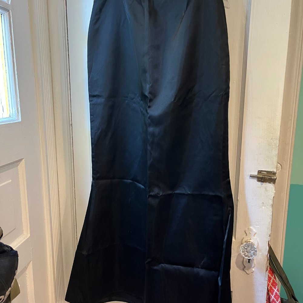 Crimson Long Black Trumpet Style Skirt Women Size 10